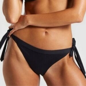 Gymshark - Black Bikini Bottom